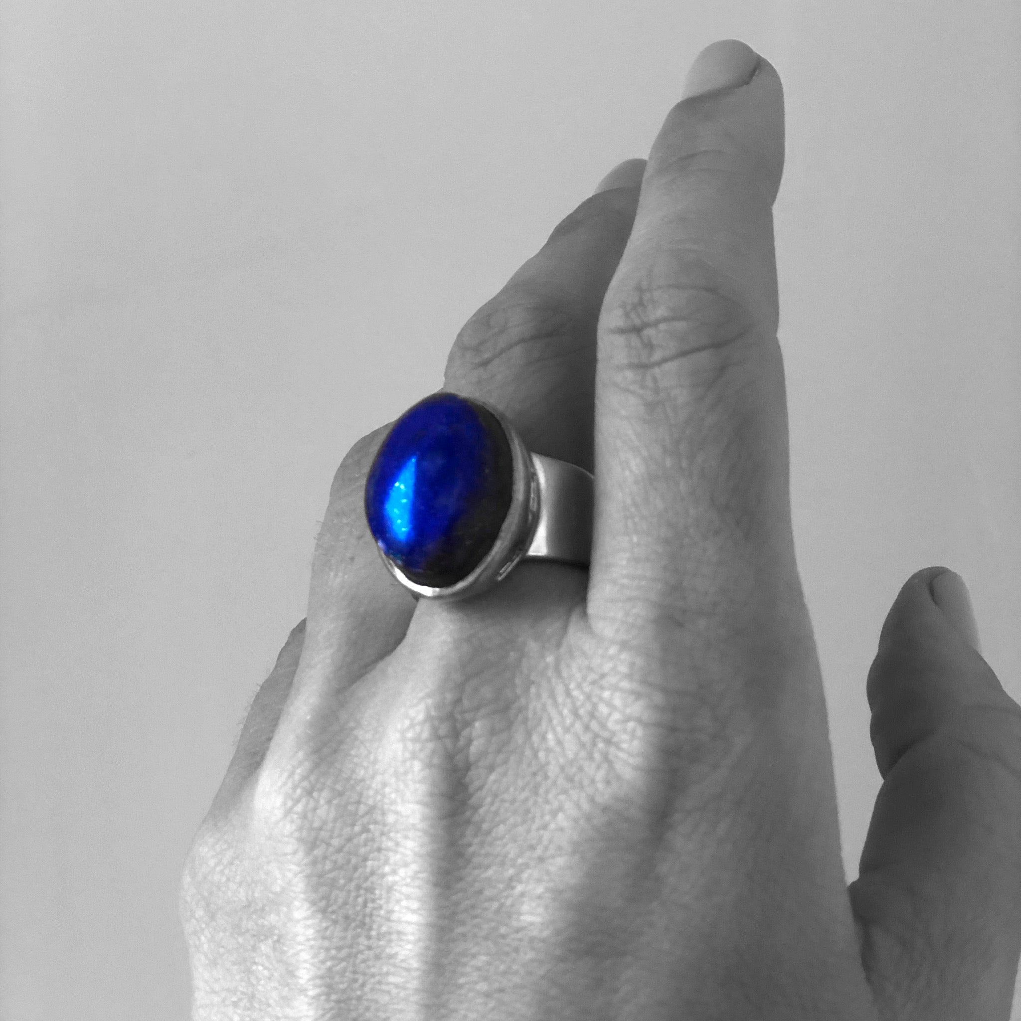 Apo Ring. Lapis Lazuli. Gold