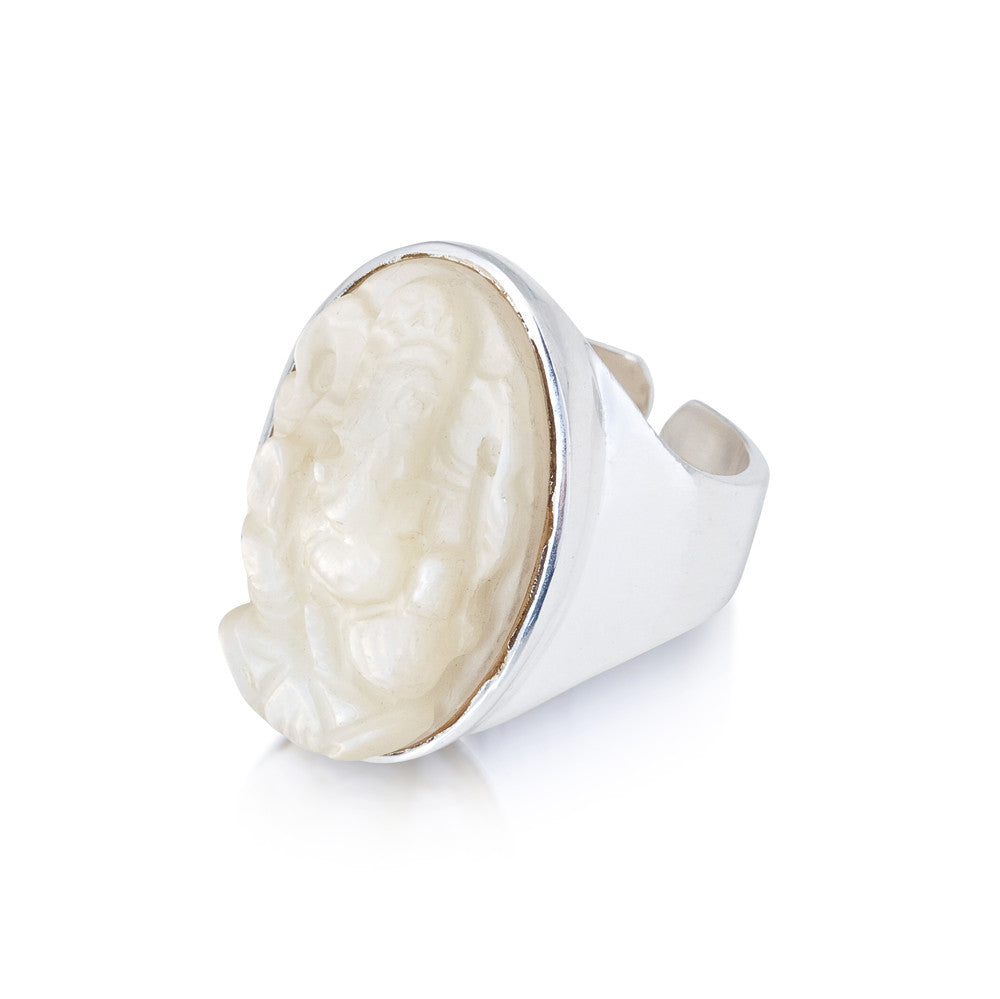 Ganesha Ring. Mother of Pearl. Silver