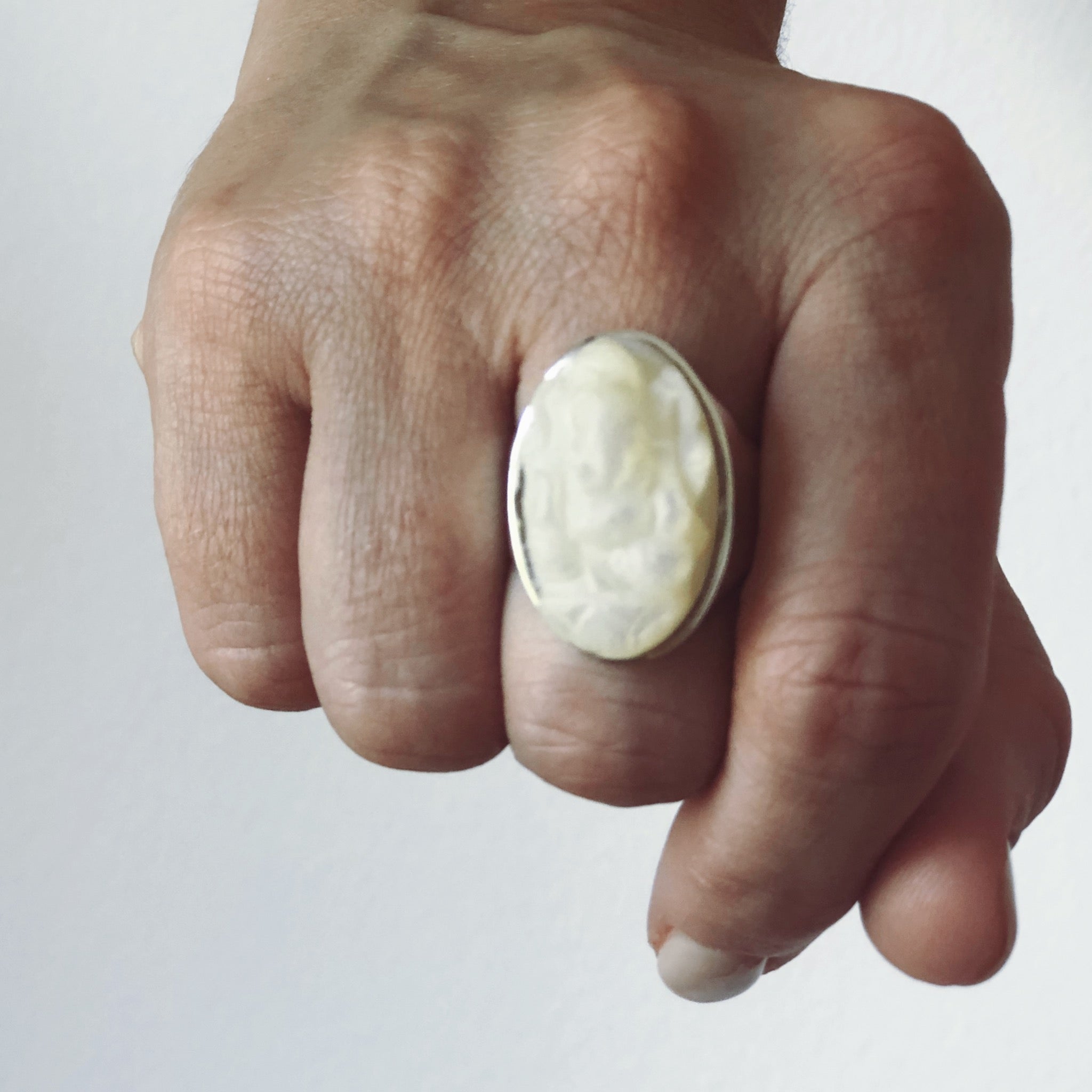 Ganesha Ring. Mother of Pearl. Silver